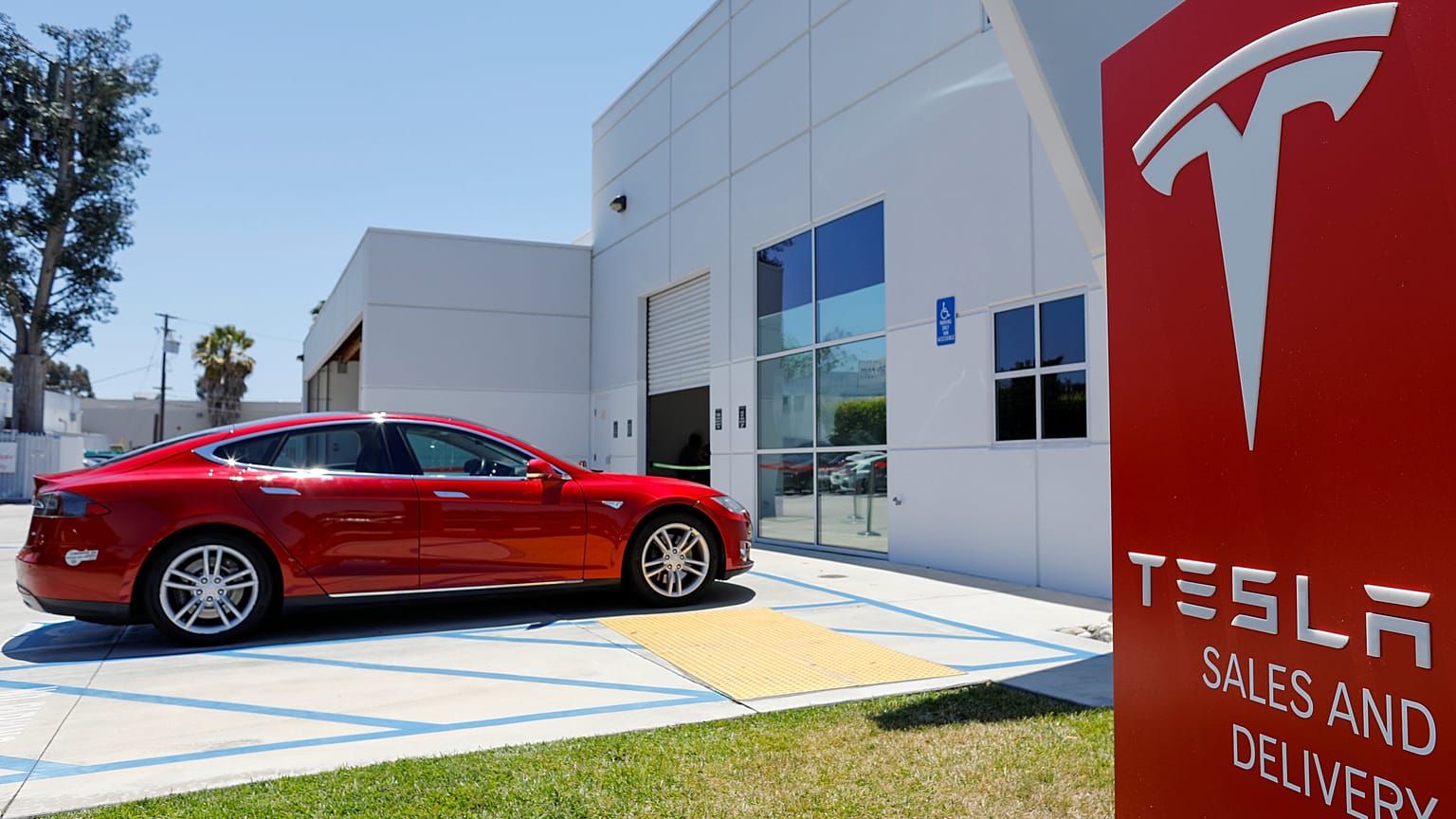 Tesla'ya Suudi Arabistan kancası: Araplar daha fazla hisse almak istiyor