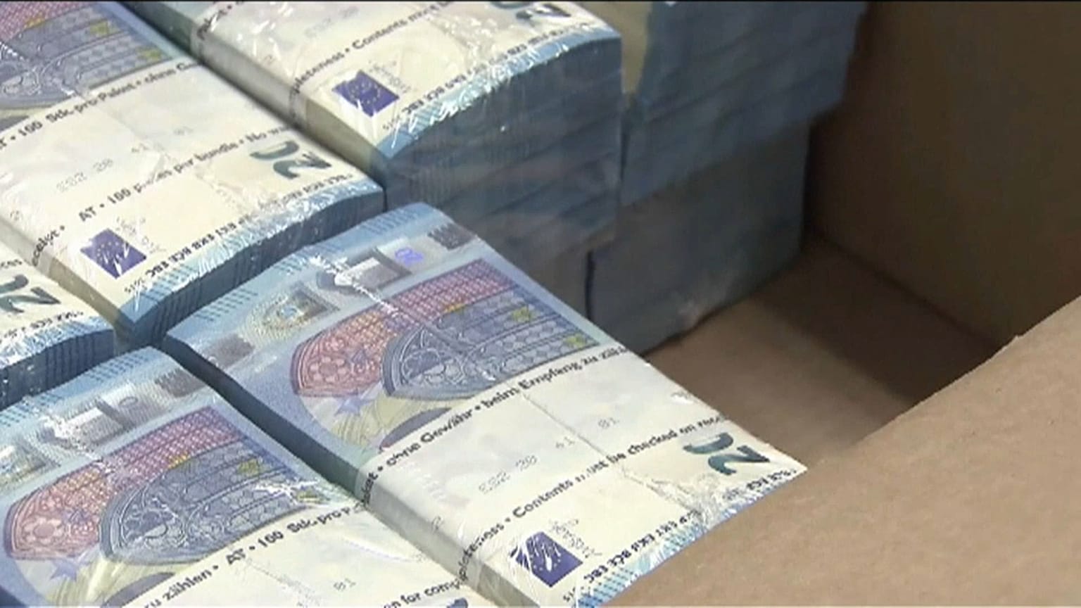 Eingeschweißte 20-Euro-Scheinbündel.