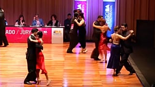 Tango Dünya Kupası'nda dansçılar salon tangosu kategorisinde dans etti