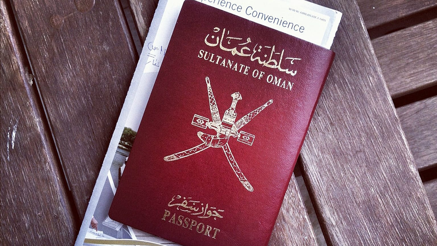الحكومة العُمانية تقرّ حزمة من الإجراءات لحماية الموظّفين الأجانب