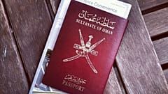 الحكومة العُمانية تقرّ حزمة من الإجراءات لحماية الموظّفين الأجانب
