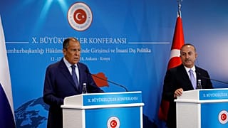 Καταχρηστικός ο ρόλος του δολαρίου, λέει ο Λαβρόφ  