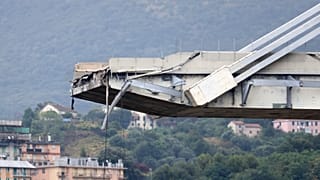 Teil der Brücke in Genua, an dem der Bruch passiert ist