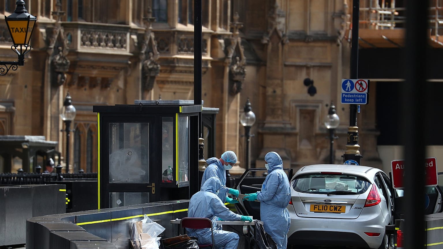 London: Polizei untersucht Terror-Hintergrund