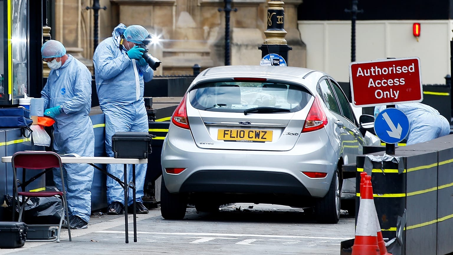 Ermittler am Tatort in London