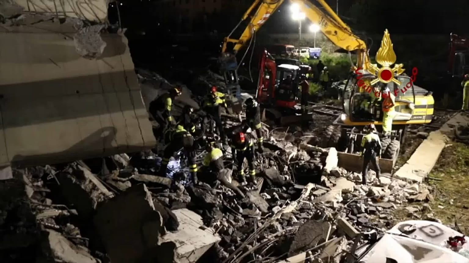 Genova, il vigile del fuoco Davide Capello: "sono precipitato per 40 metri nel vuoto"