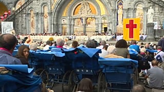 25.000 personas peregrinan a Lourdes