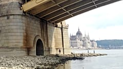 Víz alatti alagút került szárazra a Margit hídnál