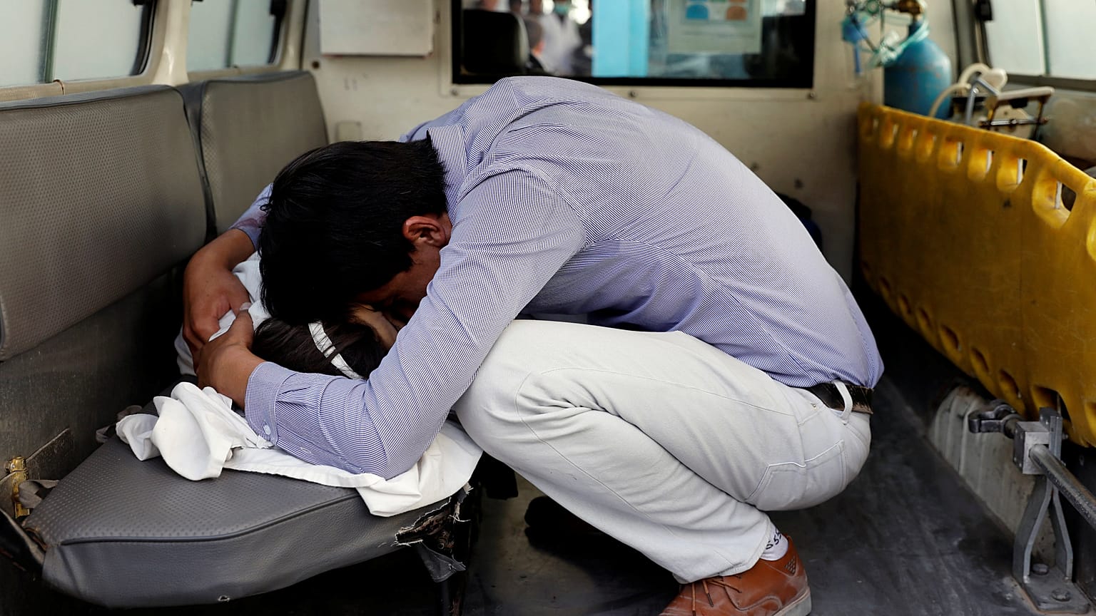 Al menos 48 muertos en un ataque en una escuela en Kabul