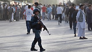 Πολύνεκρη επίθεση αυτοκτονίας στην Καμπούλ 