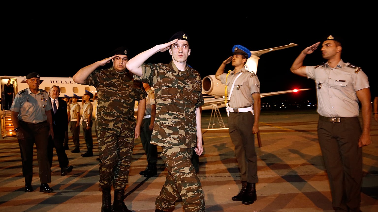 Οι διπλωματικοί ελιγμοί πίσω από την απελευθέρωση των Ελλήνων στρατιωτικών