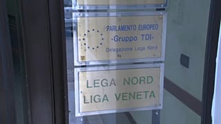 Ordigno esplode davanti alla sede della Lega