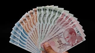 Türkiye piyasalarında bugün: TL ve borsa güne düşüşle başladı
