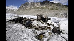 72 Jahre nach Absturz: Gletscher gibt Flugzeug frei 