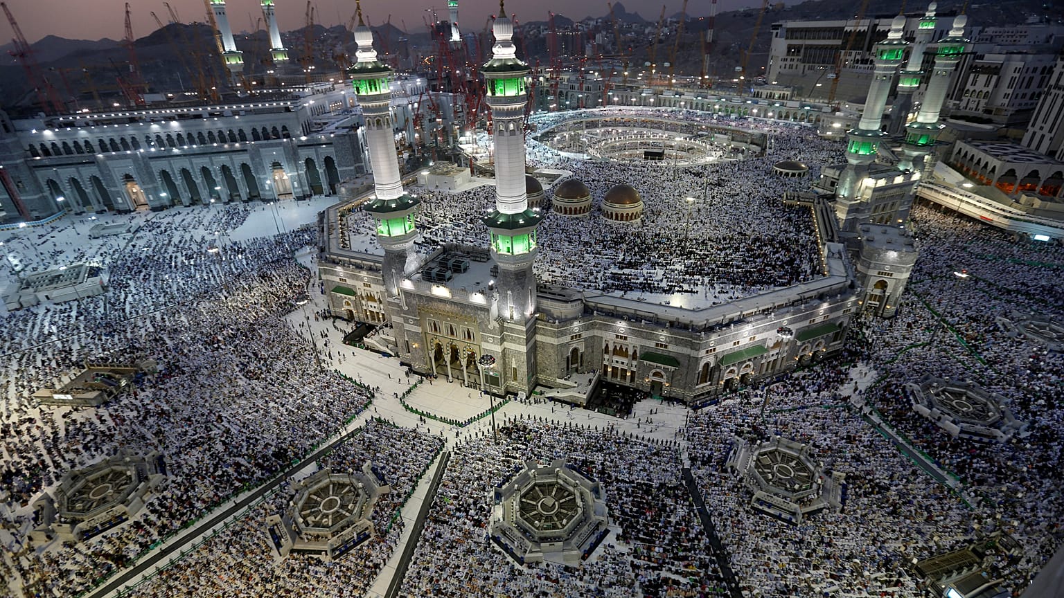 غموض حول مصير الحجاج المسلمين من كندا وطلبة سعوديين بسبب الأزمة بين الرياض وأوتاوا