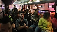 Migranten in einem Bus in Peru