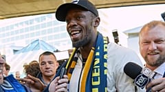 Usain Bolt Sydney'e vardı, futbol kariyeri başlıyor