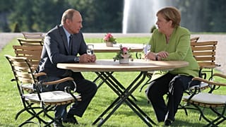 Merkel ve Putin'den Almanya'da kritik görüşme