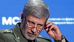 وزير الدفاع الايراني أمير حاتمي خلال مؤتمر في موسكو يوم 4نيسان/ أبريل 2018 
