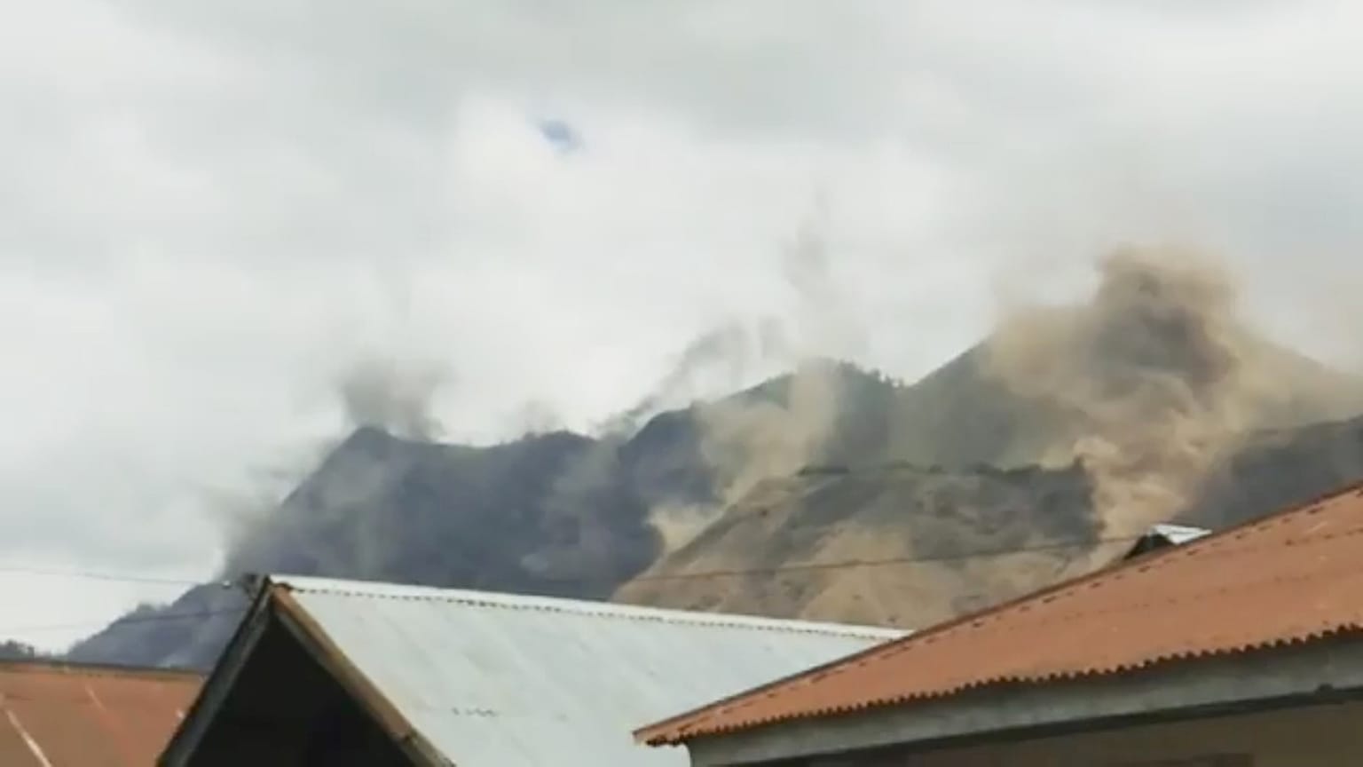 Violento sismo sacode de novo Lombok na Indonésia