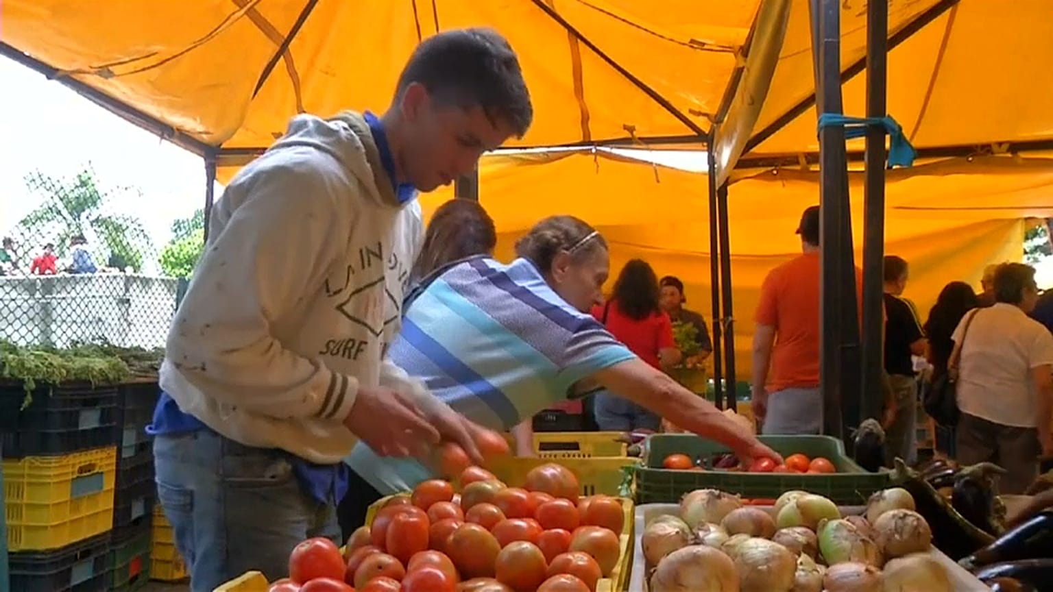 Venezuela increases minimum wage sixty-fold as economy goes into meltdown