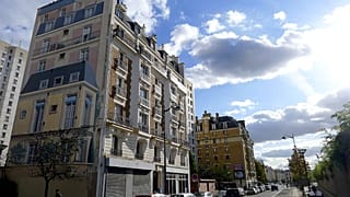 Πυρκαγιά σε πολυκατοικία κοντά στο Παρίσι-Παιδιά ανάμεσα στους τραυματίες
