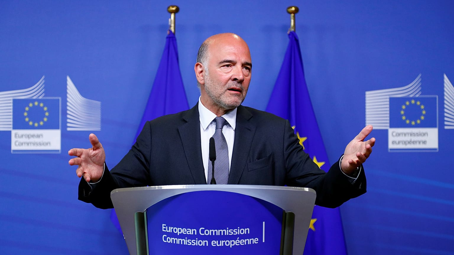 Πιέρ Μοσκοβισί: «Τέλος τα μνημόνια, δεν υπάρχουν νέα μέτρα»