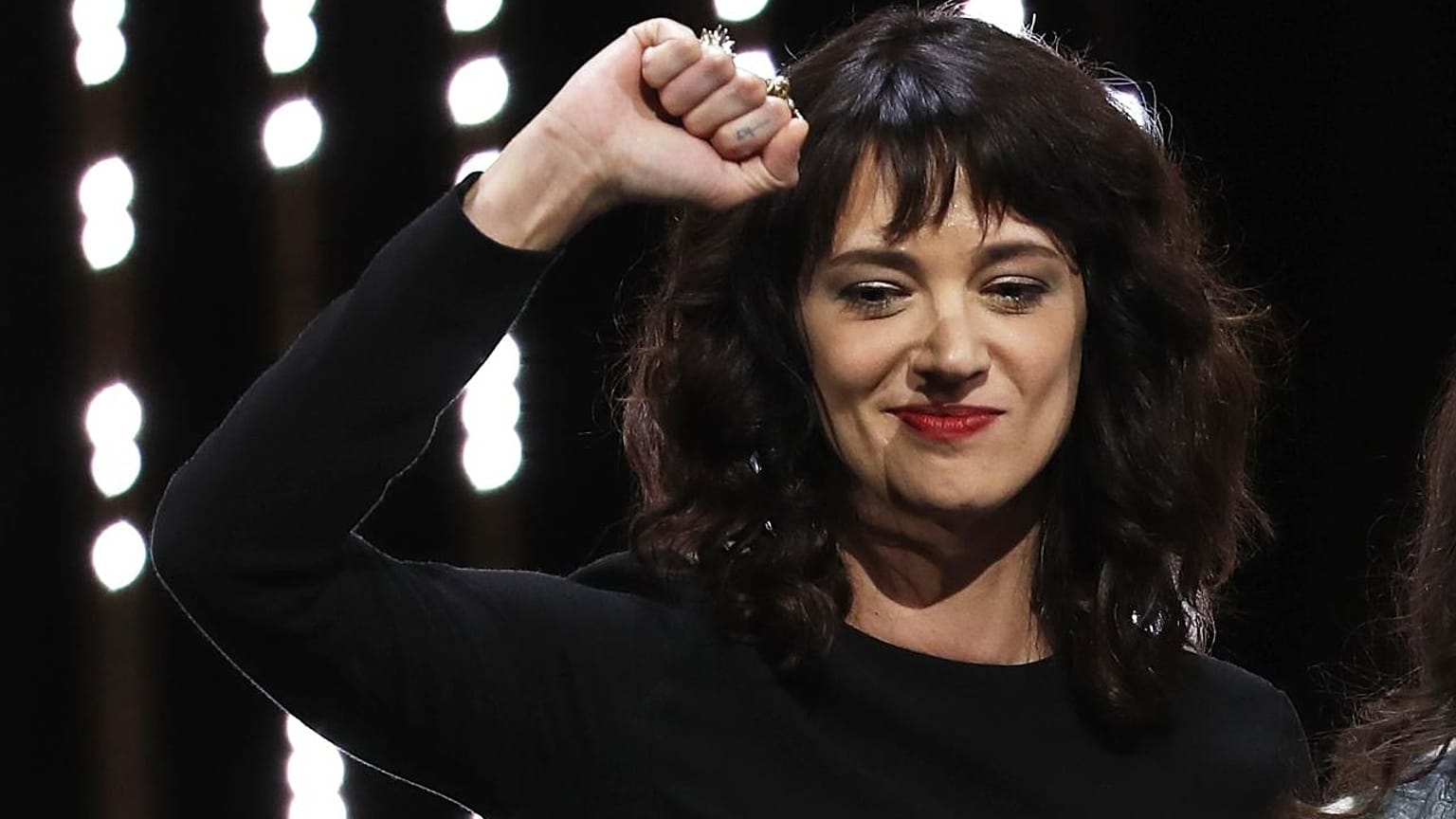 MeToo hareketinin öncülerinden Asia Argento cinsel tacizle suçlanıyor