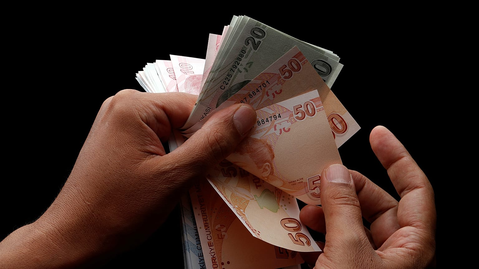 Dolar/TL, güne yükselişle başladı