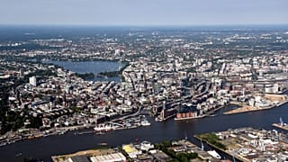 В Гамбурге выставили на продажу домики для беженцев