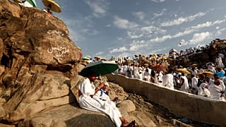 مليونا مسلم يتوجهون إلى صعيد عرفة في يوم الحج الأعظم