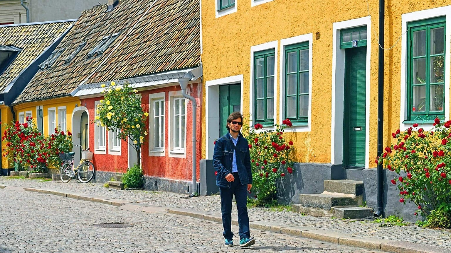 Üniversite öğrencisi Doğan İsveç'in resmi twitter hesabını devraldı