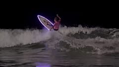 Surf noturno no lançamento em França da qualificação para o Mundial