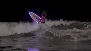 Surf noturno no lançamento em França da qualificação para o Mundial