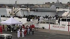 "Diciotti" legt auf Sizilien an – Migranten müssen an Bord bleiben