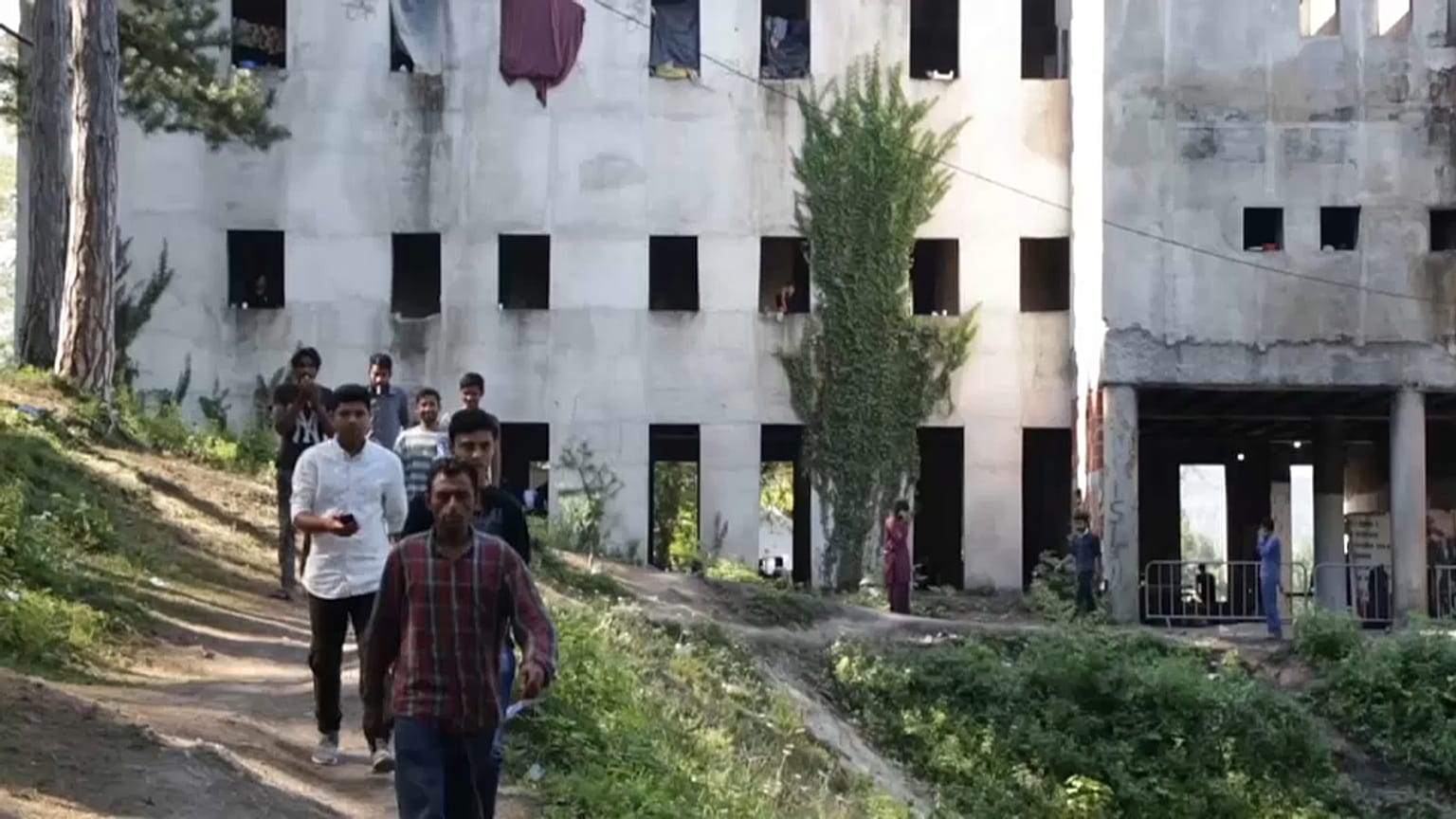 Migranti: Bosnia sull'orlo di una crisi umanitaria