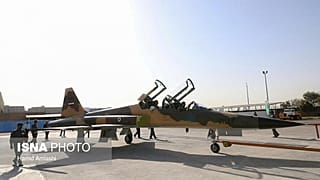 L'Iran presenta nuovo jet militare