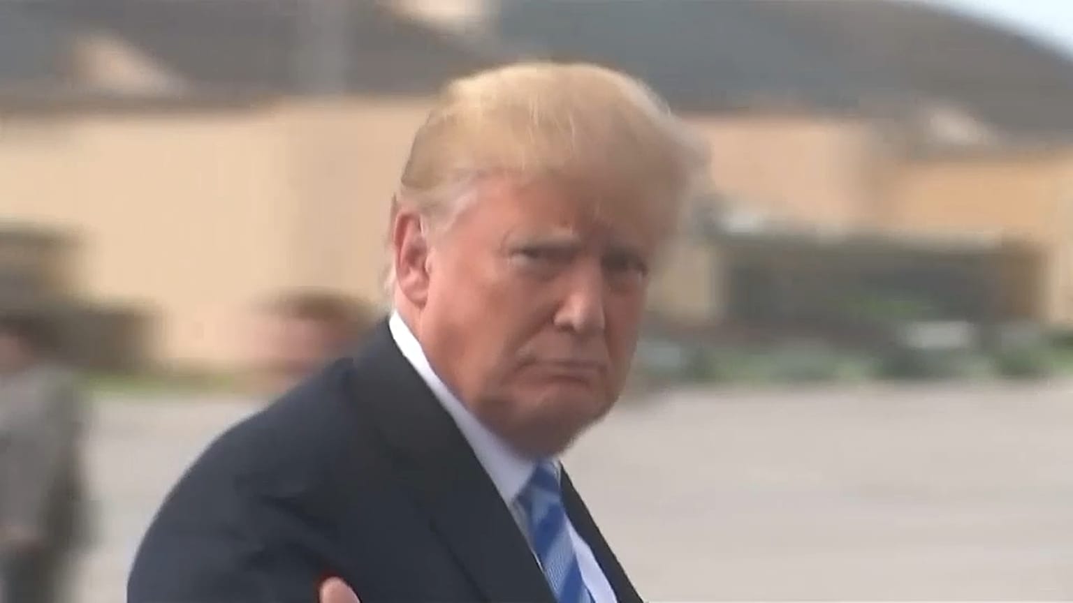 Fennakadt Donald Trump két bizalmasa is