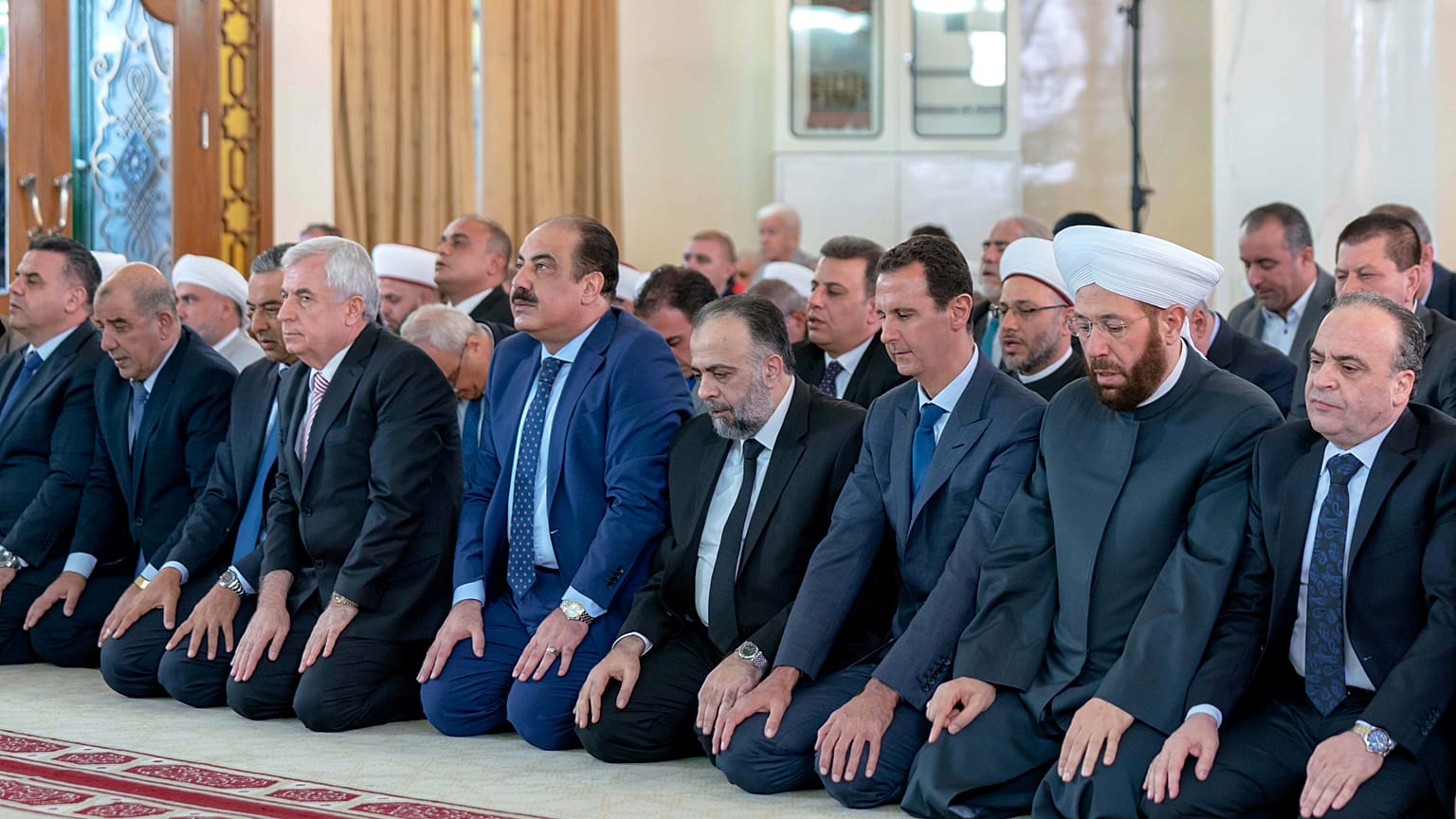 Suriye Devlet Başkanı Esad bayram namazını Şam'da kıldı