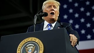 ABD Başkanı Trump Avrupa otomobillerine de ek vergi getiriyor