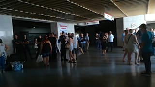 Un apagón en Grecia deja el metro a oscuras