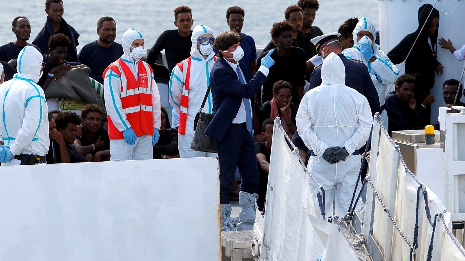 Salvini autoriza el desembarco de 29 menores del Diciotti