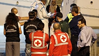La "prise d'otage" du Diciotti dénoncée, 29 mineurs autorisés à débarquer