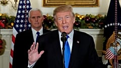 Trump'ın azledilmesi durumunda yerine geçecek Mike Pence kimdir? 