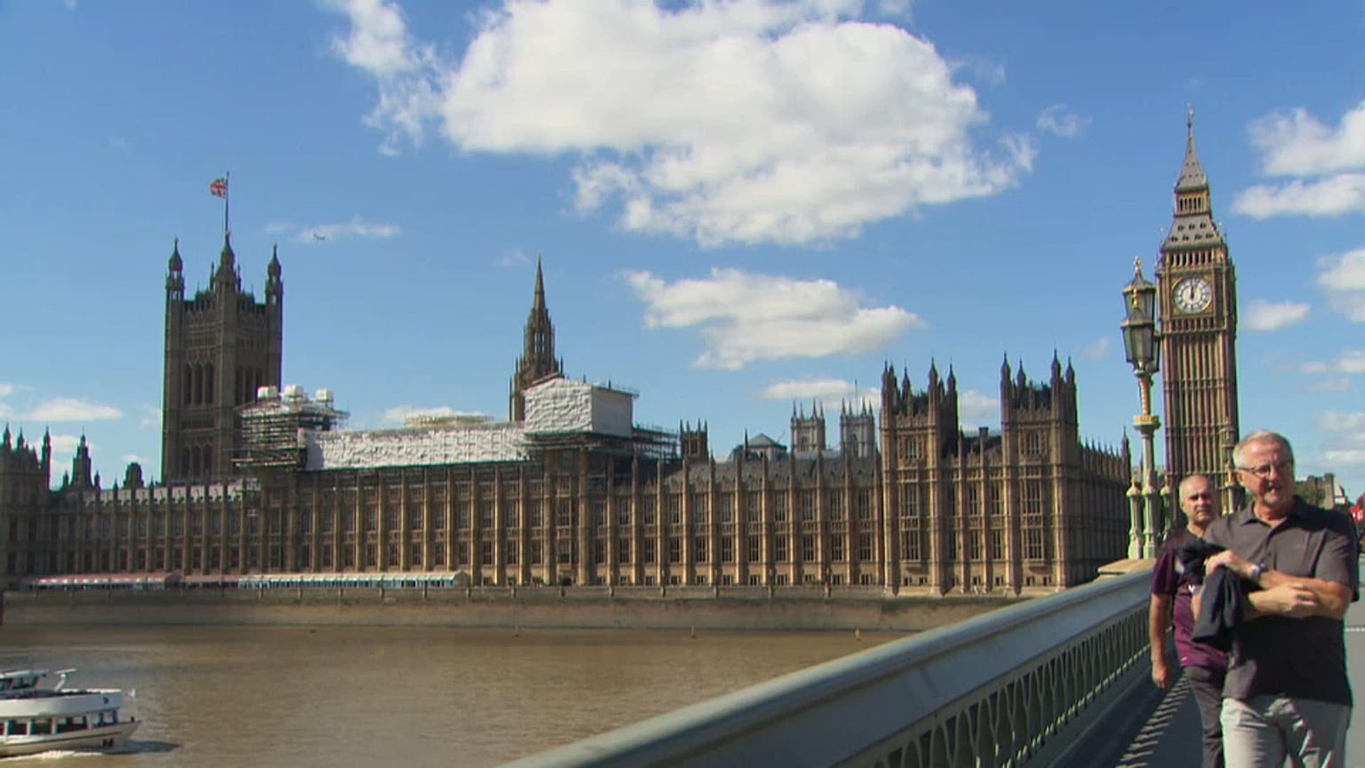 İngiltere anlaşmasız Brexit'e hazırlanıyor: Vatandaşlara tavsiye listesi yayınladı