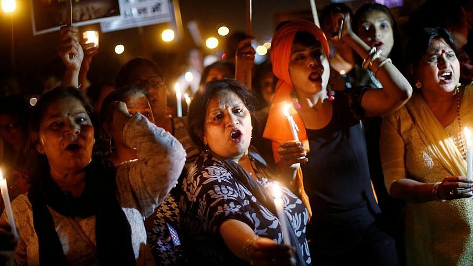 hindistan kadınlar protesto