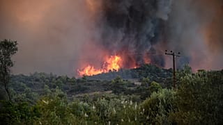 Φωτιές σε Κέρκυρα και Σαλαμίνα