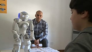 Jibo, il robot che aiuta i bimbi autistici