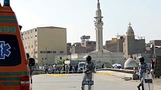 السلطات المصرية تعتقل ثلاثة سياسيين معارضين للسيسي بينهم سفير سابق