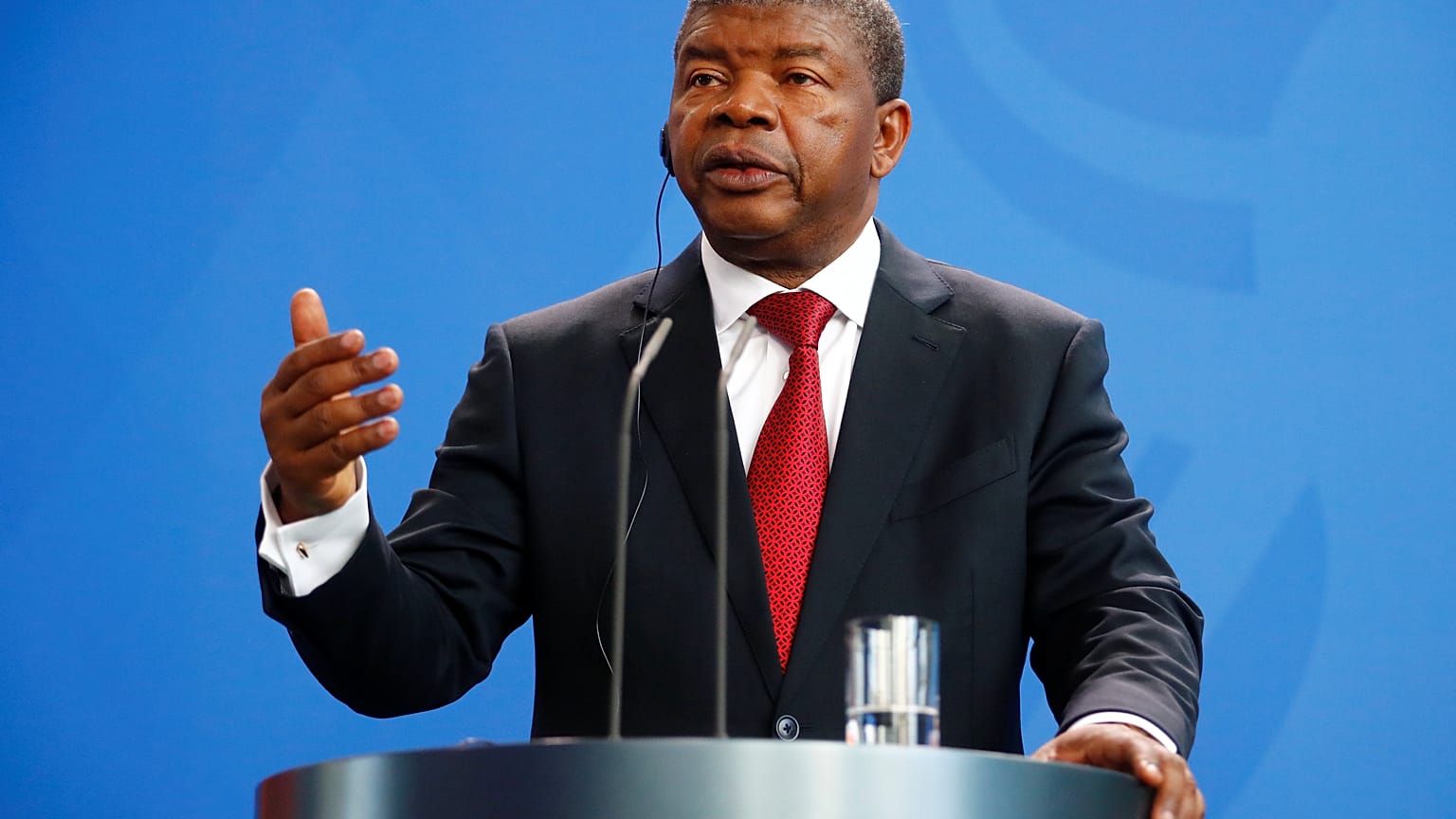 "O pedido de ajuda financeira de Angola ao FMI não é tão grave como o português"